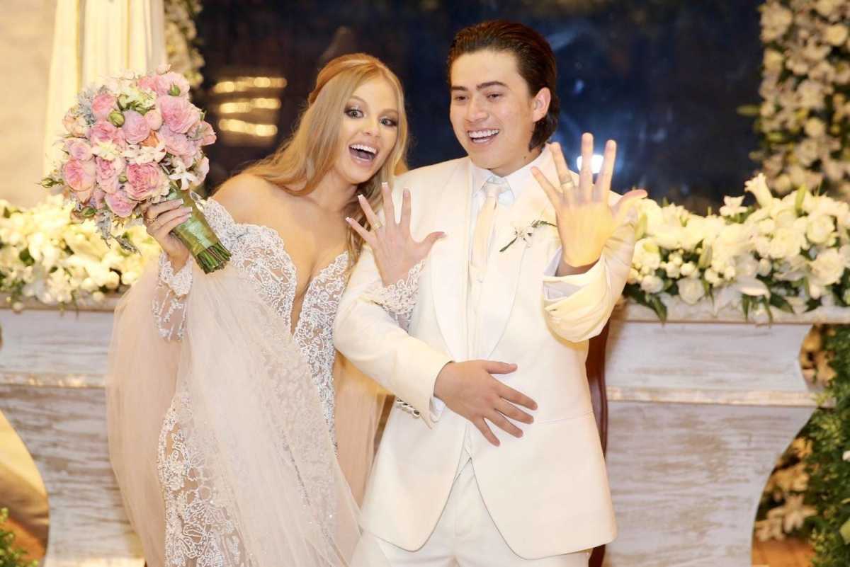 Luísa Sonza e Whindersson em registro de casamento