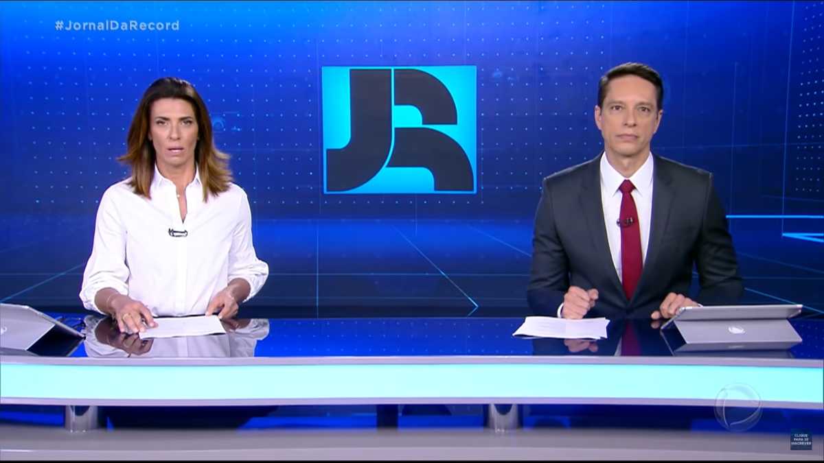 Jornal da Record apresentado por Janine Borba e Sergio Aguiar