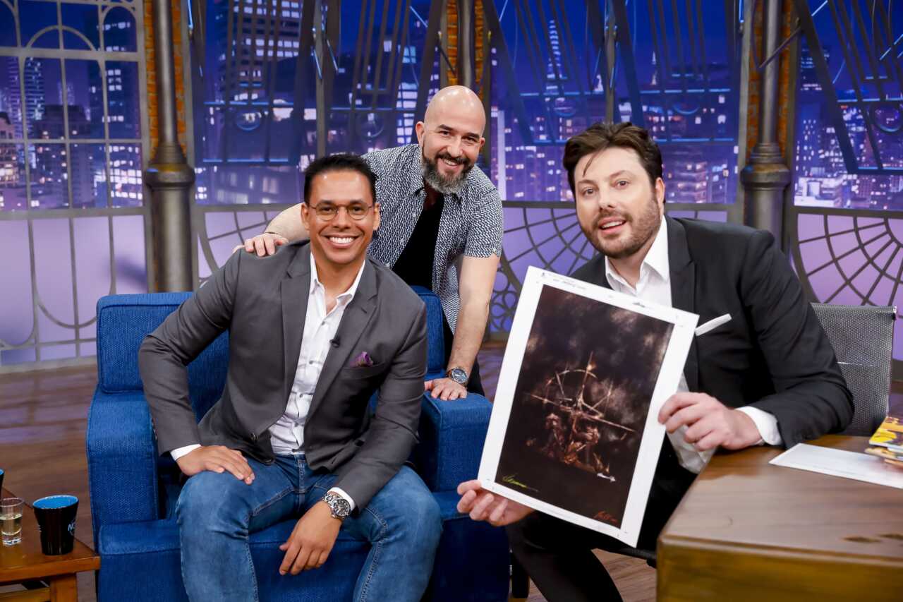 Cristiano e Guilherme com Danilo Gentili no The Noite