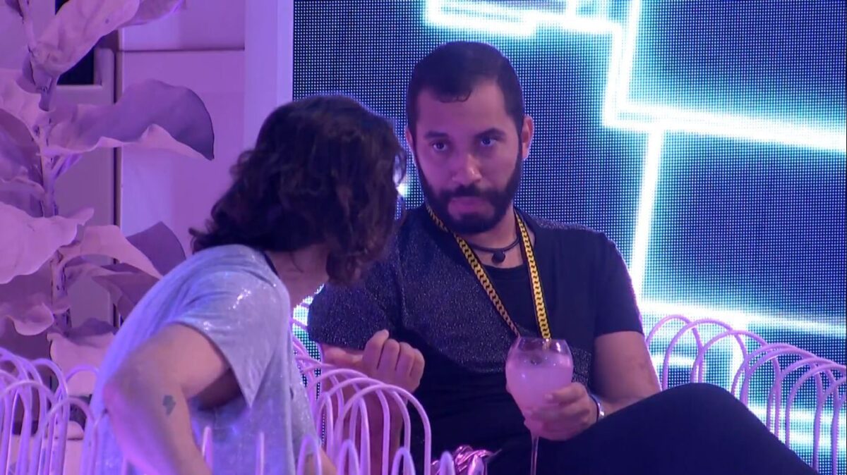 Gilberto conversa com Fiuk e revela que vai indicar Arthur ao Paredão