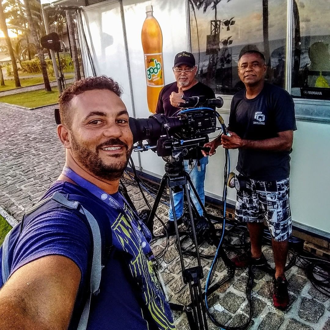 José Bonfim Pitangueira nos bastidores de mais uma gravação na Record TV Itapoan, na Bahia 