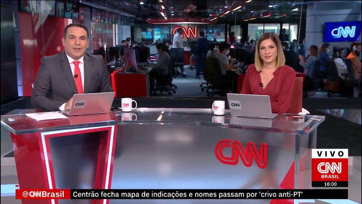 Reinaldo Gottino e Daniela Lima no comando do CNN 360, na CNN Brasil