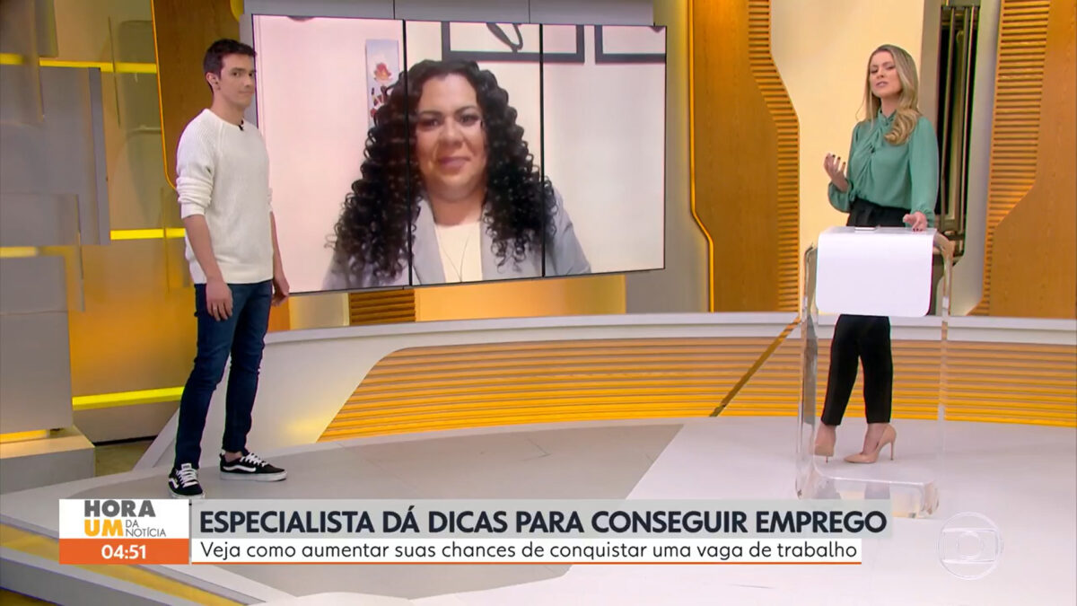 Alessandro Jogar e Jacqueline Brazil durante uma entrevista ao vivo no Hora 1 de 05 de julho de 2021