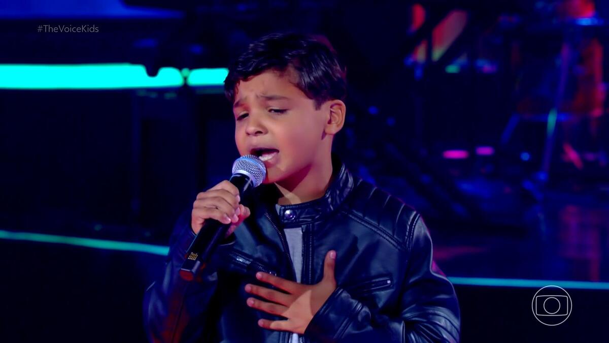 Kaio cantanco no The Voice Kids 2022