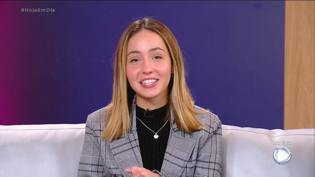 Mharessa Ferananda no sofá do programa Hoje em Dia