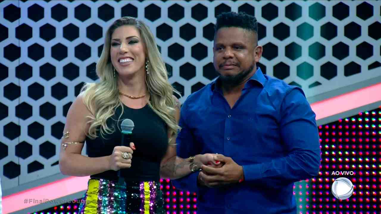 Tati Minerato e Marcelo na final do reality Power Couple Brasil