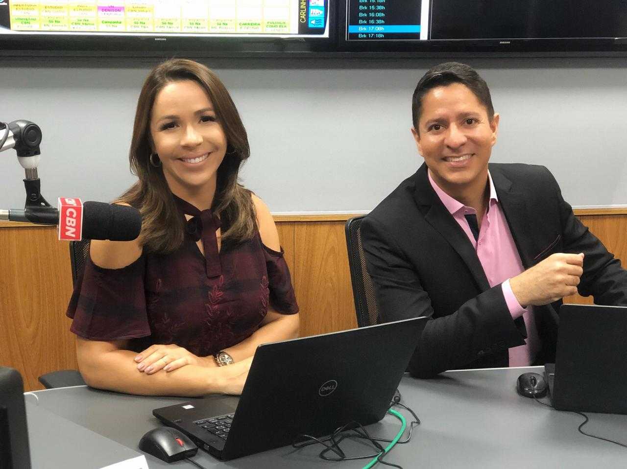 Gilmara Gonçalves e Ricardo Marques nos bastidores do CBN Aracaju 2ª edição