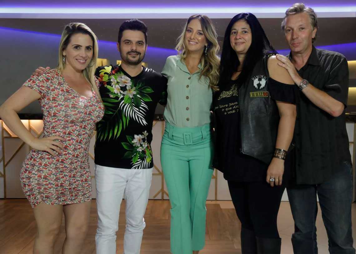 Ticiane Pinheiro e as duas famílias que participaram do terceiro episódio do Troca de Esposas