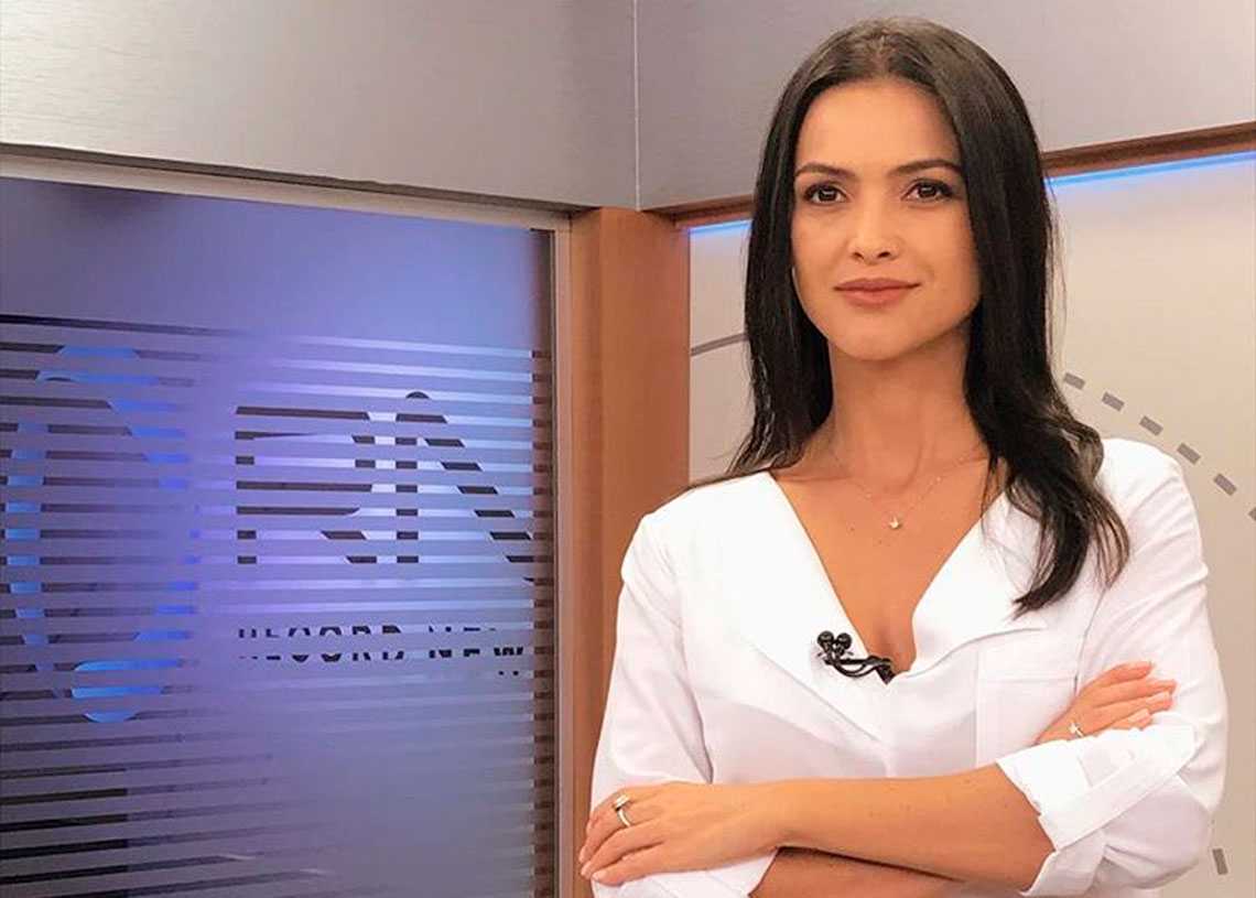 Record News promove Viviane Barbosa como nova apresentadora