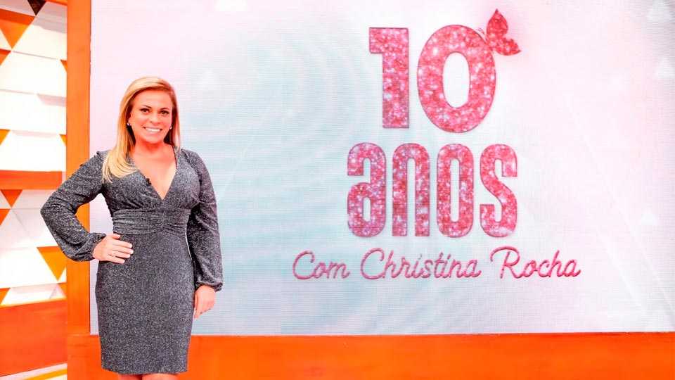 Christina Rocha comemora os 10 anos no comando do casos de família