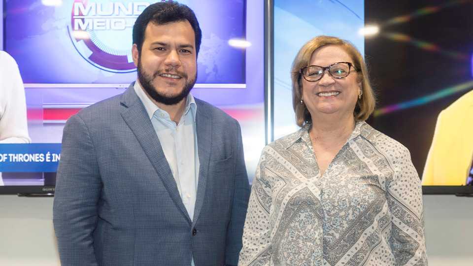 presidente da Record News, Alba Maria Silva da Costa, e o vice-presidente do Grupo Diário de Comunicação, Cyro Batará Anunciação