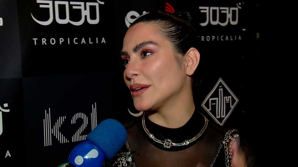 Cleo em entrevista ao TV Fama