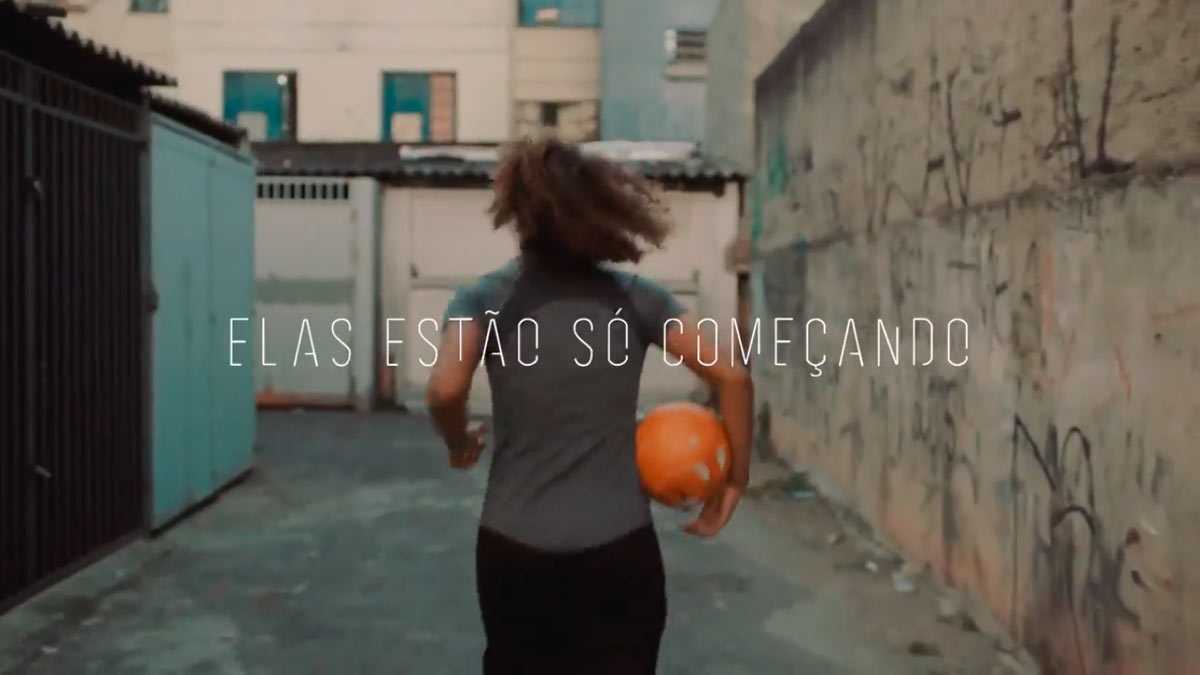 Cena da série documental Elas só