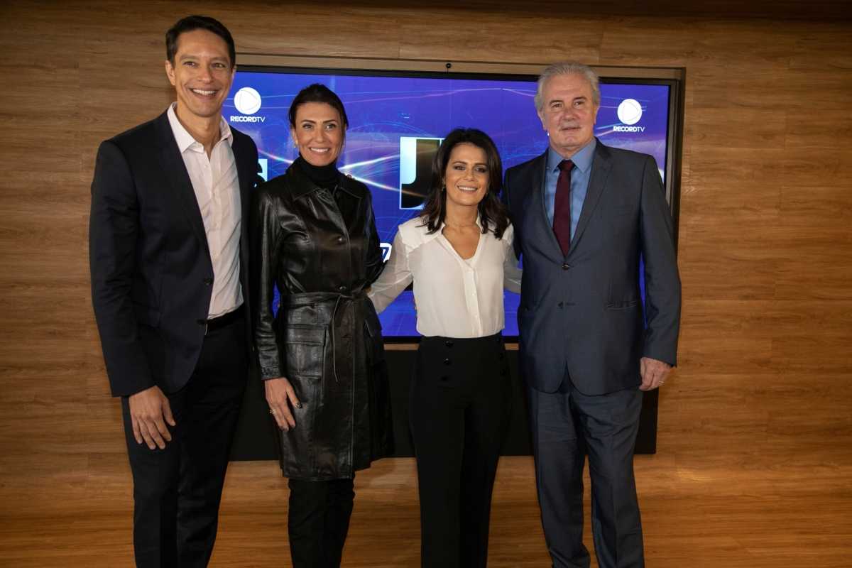 Sergio Aguiar, Janine Borba, Adriana Araújo e Celso Freitas apresentadores do Jornal da Record