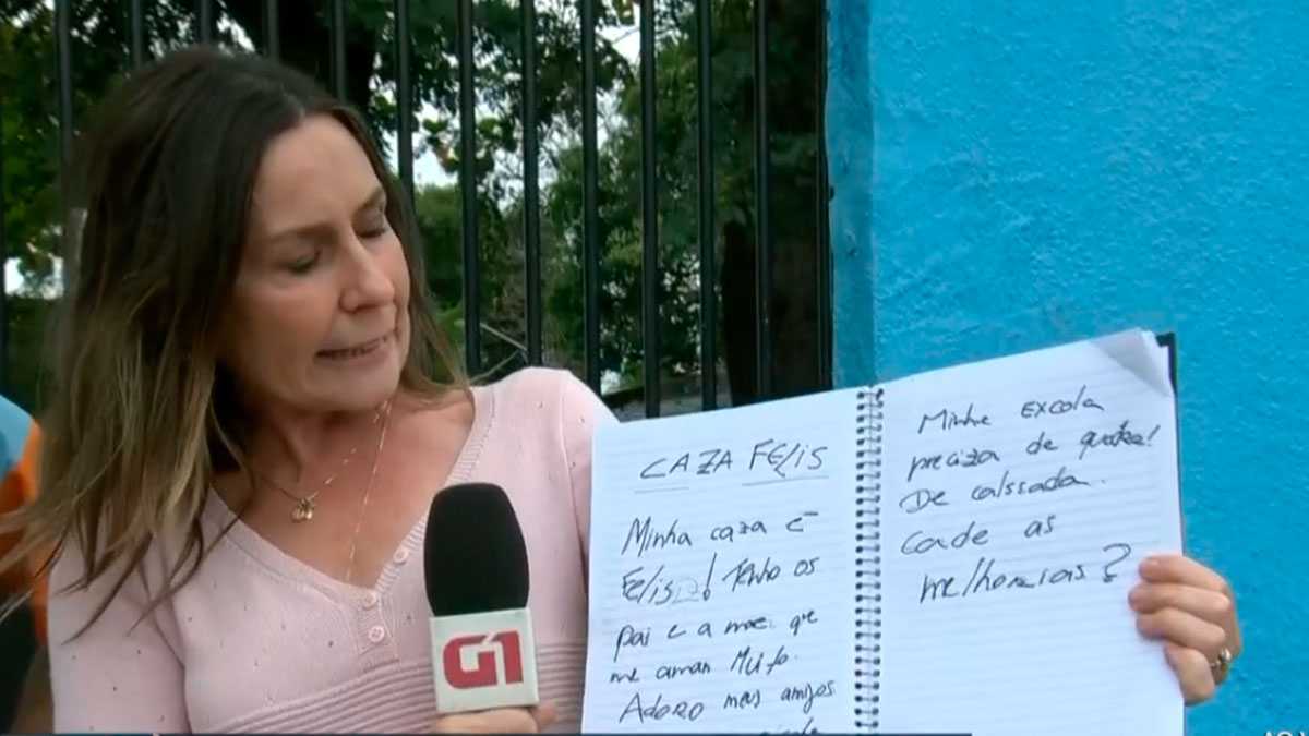 Suzana Naspolini mostra o caderno que resultou em uma grande polêmica