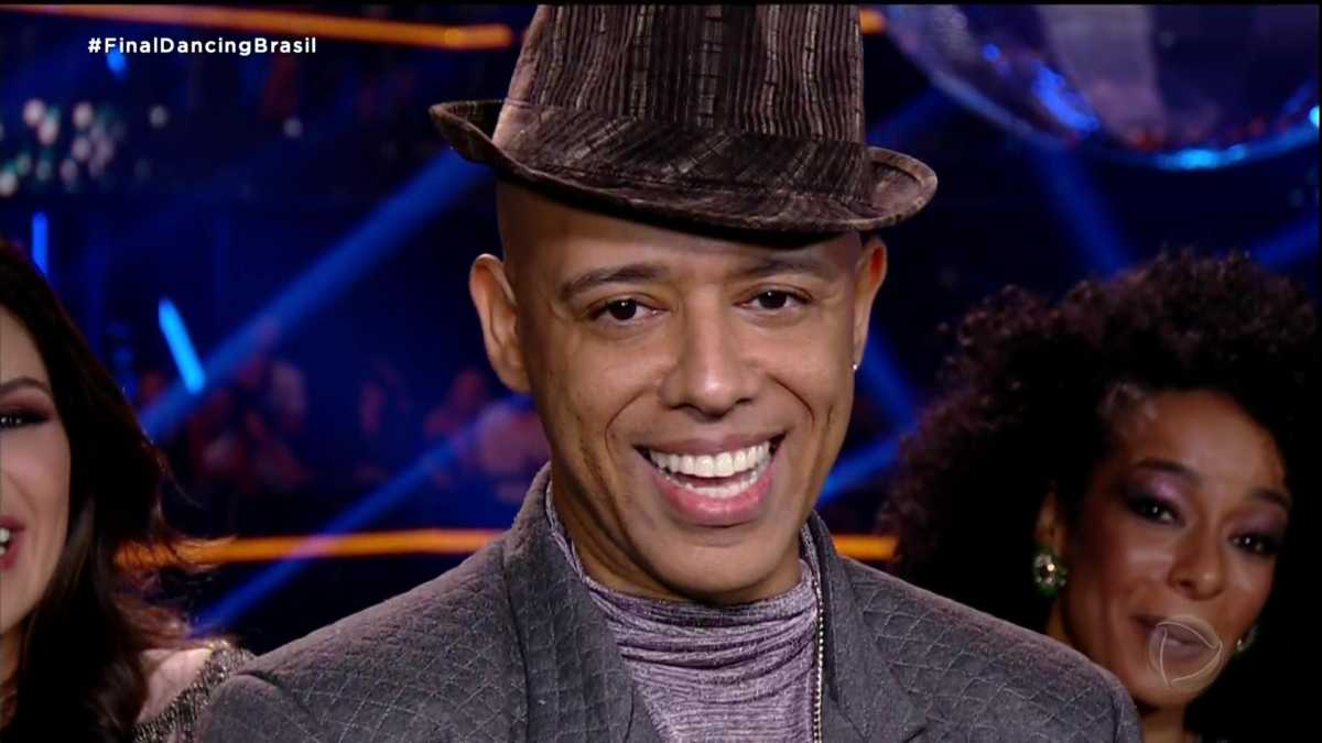 MC Koringa faz dublagens na final do 'Dancing Brasil'