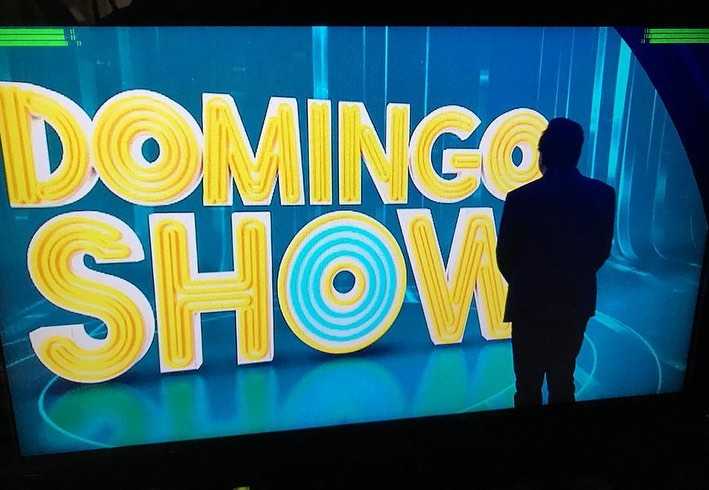 Geraldo Luís no cenário do 'Domingo Show'