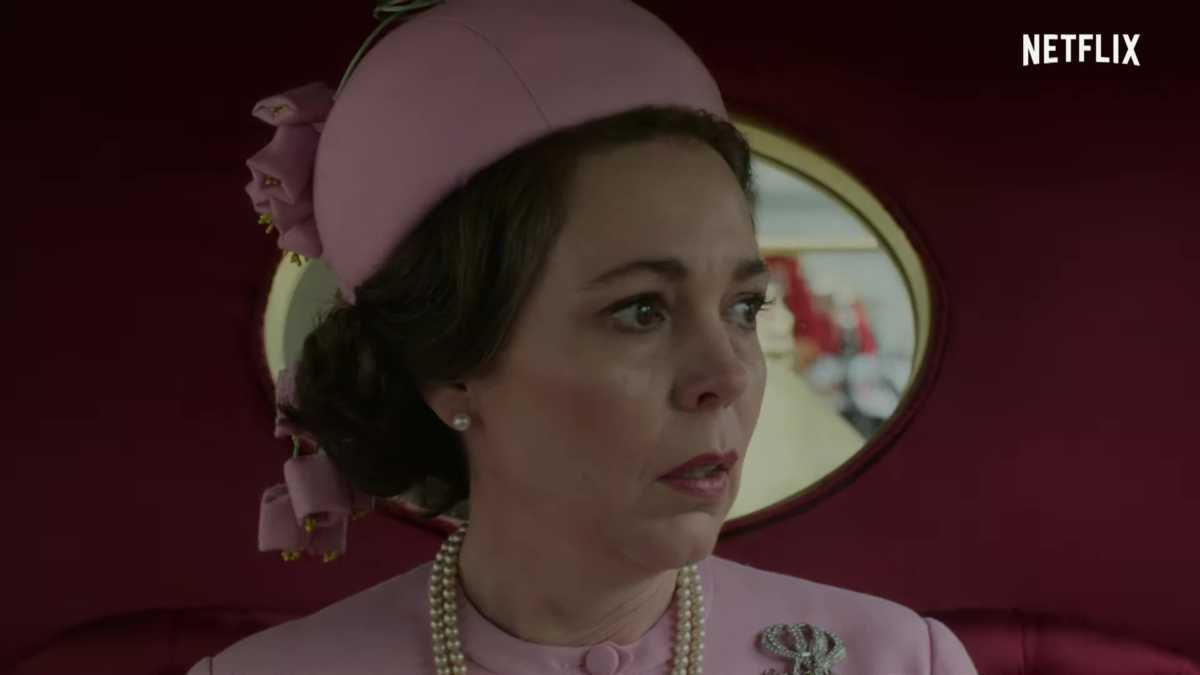 Olivia Colman como a Rainha Elizabeth II