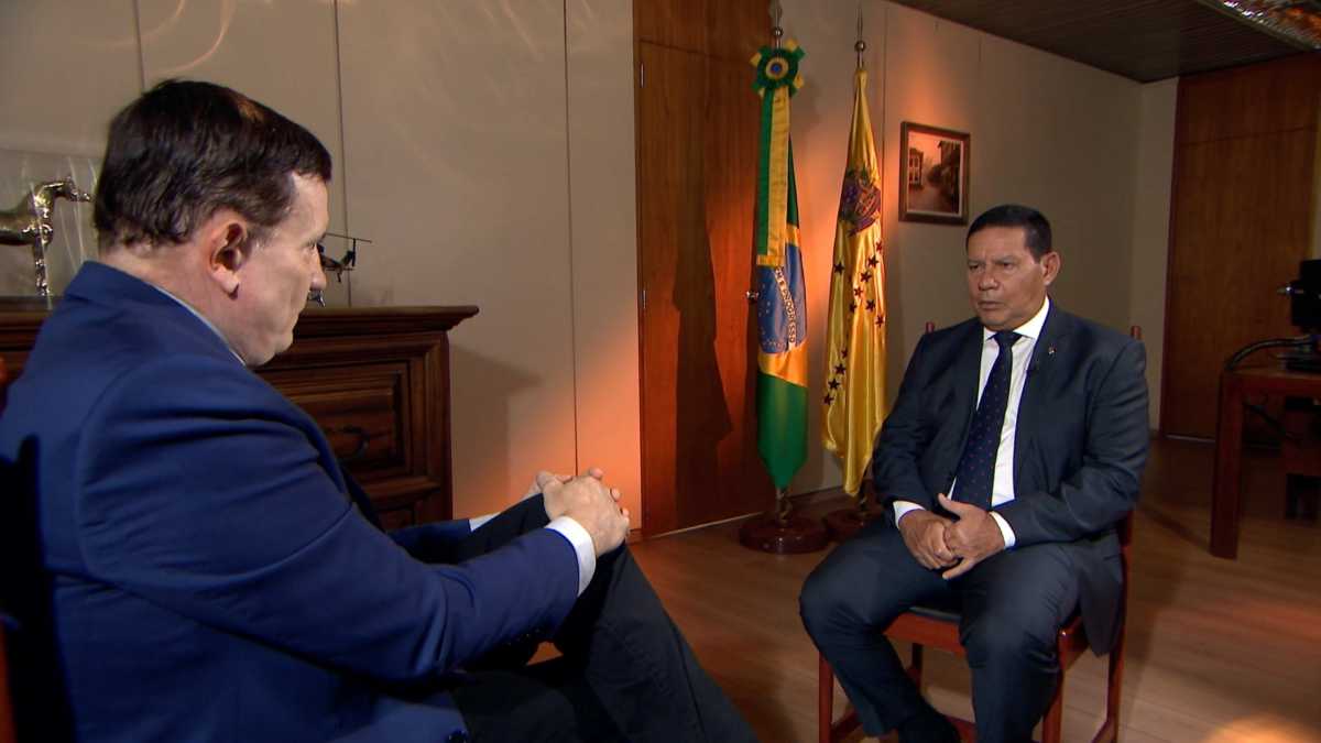 Roberto Cabrini entrevista general Hamilton Mourão