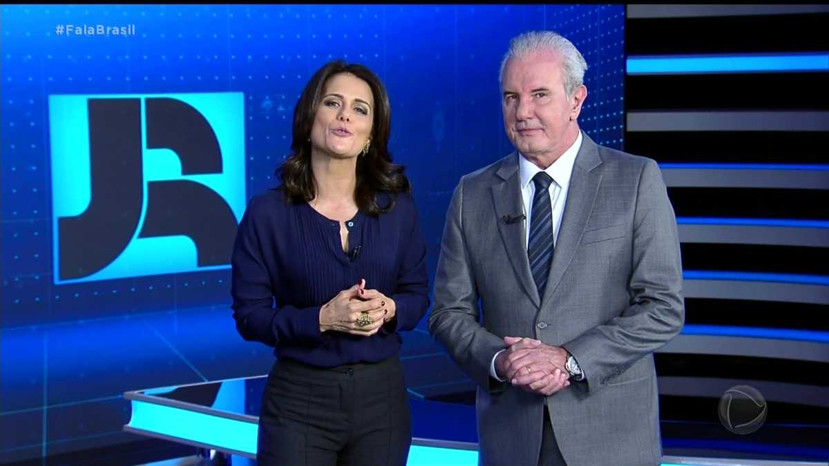 Adriana Araujo e Celso Freitas comandam o Jornal da Record