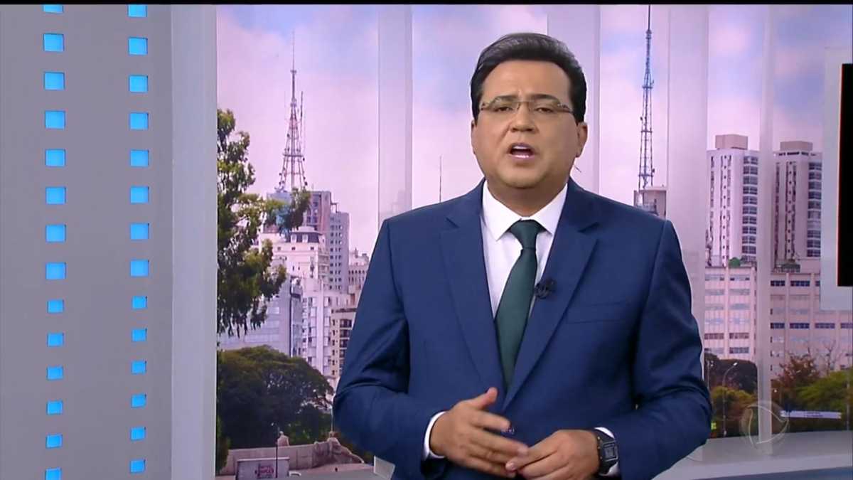 Geraldo Luís apresentando o 'Balanço Geral SP' após a queda de energia