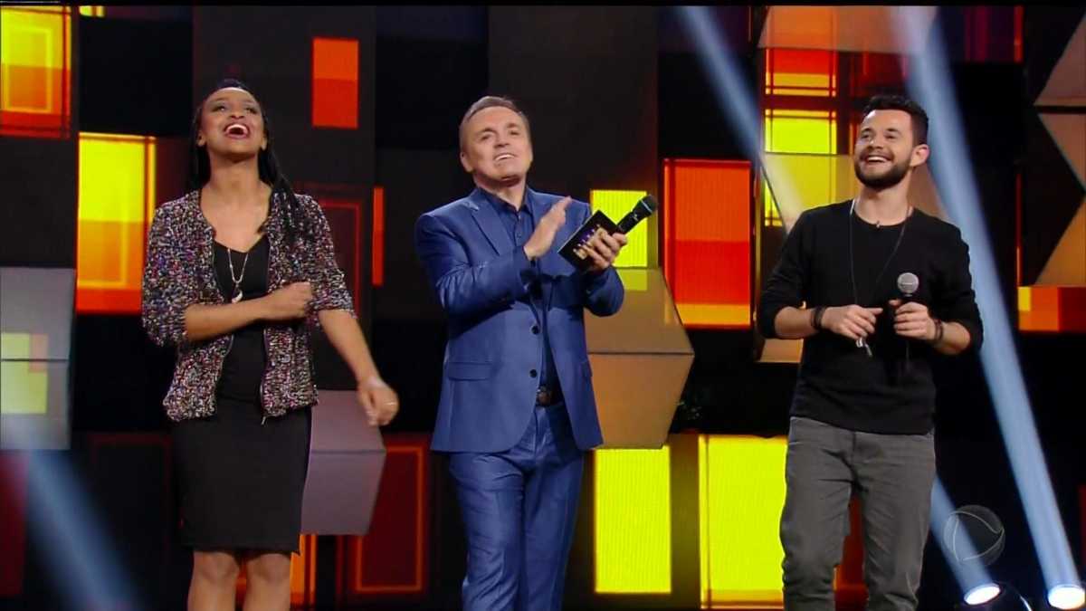 Camila Reis e Lucas Fazzoti com Gugu na primeira semifinal do Canta Comigo
