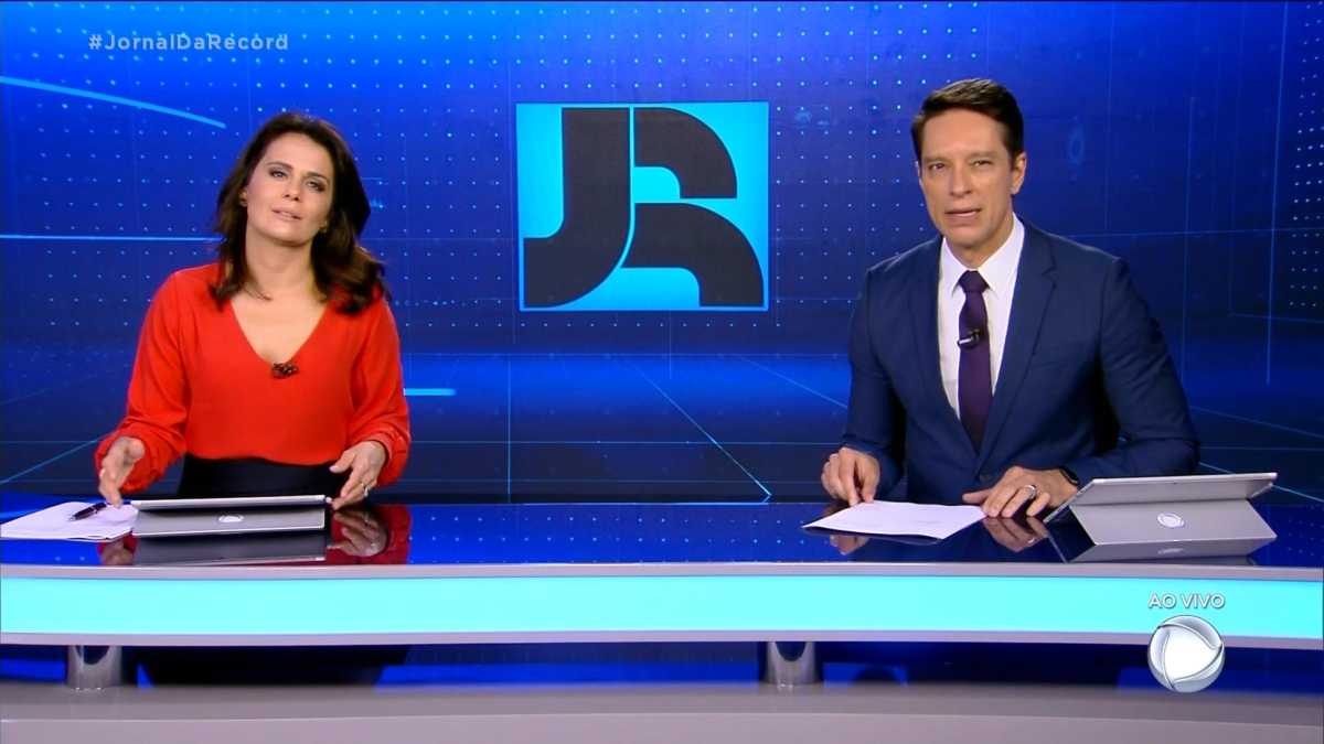 Adriana Araújo e Sergio Aguiar apresentando o Jornal da Record