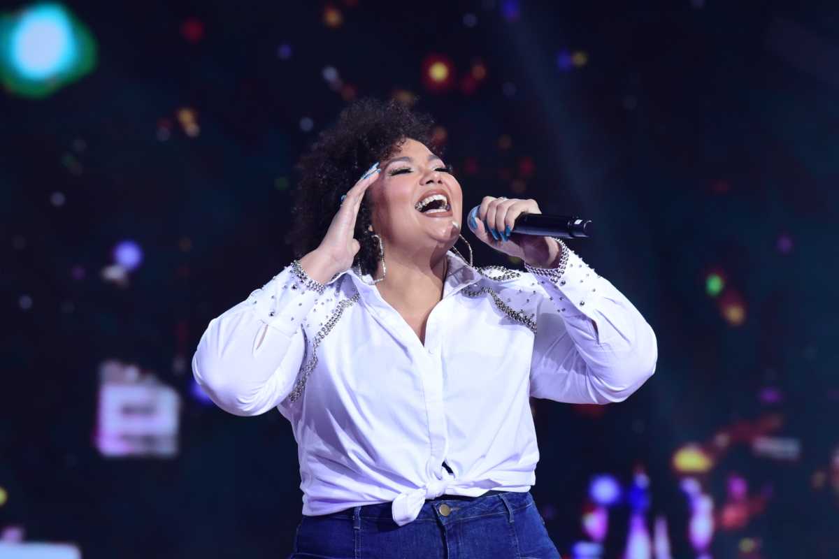 Alma Thomas canta na final do The Four Brasil