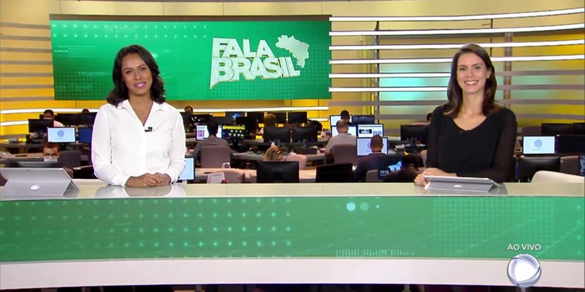 Salcy Lima e Camila Busnello apresentando o Fala Brasil na Record TV