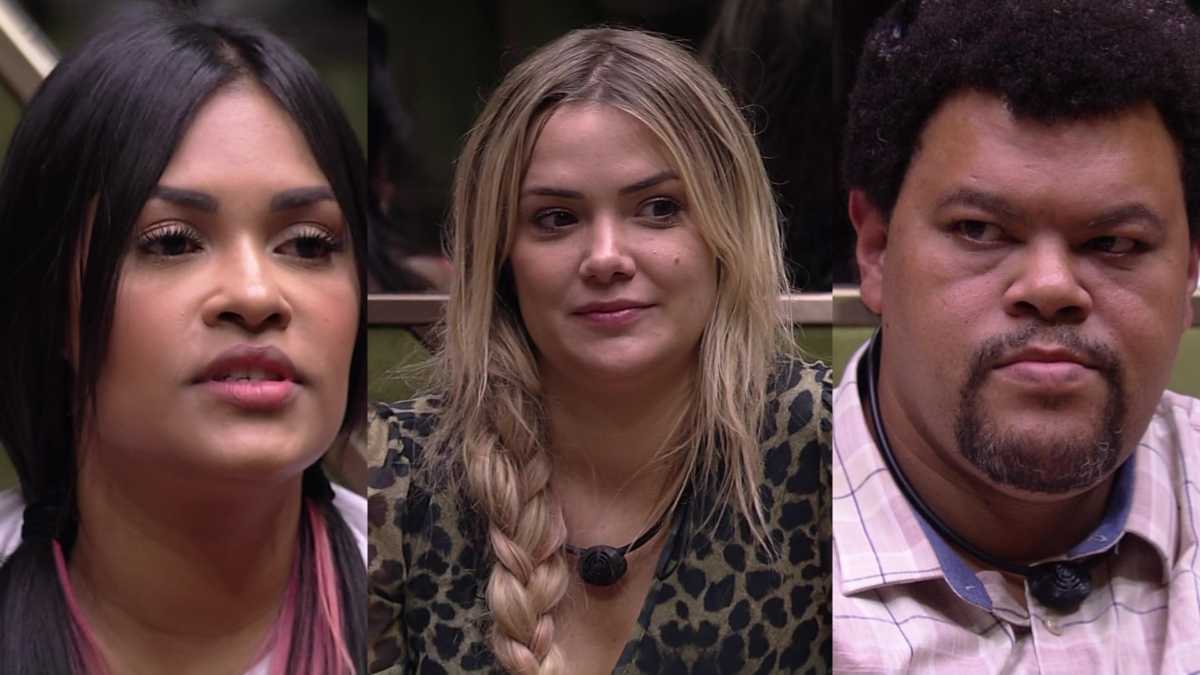 Foto de Flayslane, Marcela e Babu durante a formação do paredão no BBB 20