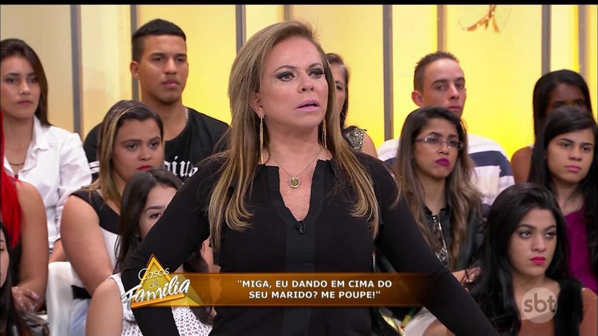 Christina Rocha comandando o Casos de Família no SBT