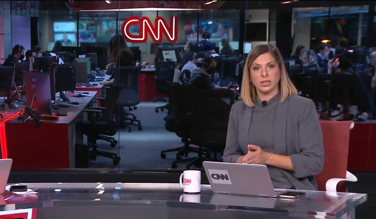 Daniela Lima apresentando o CNN 360º