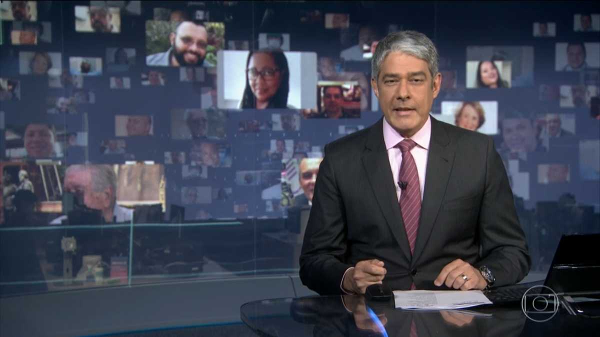 William Bonner no novo cenário do Jornal Nacional em homenagem as vítimas do coronavírus (covid-19)