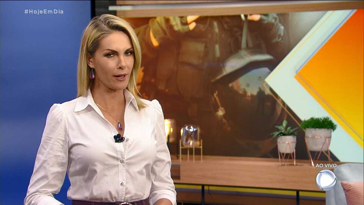 Ana Hickmann apresentando o Hoje em Dia nesta sexta-feira, 01 de maio