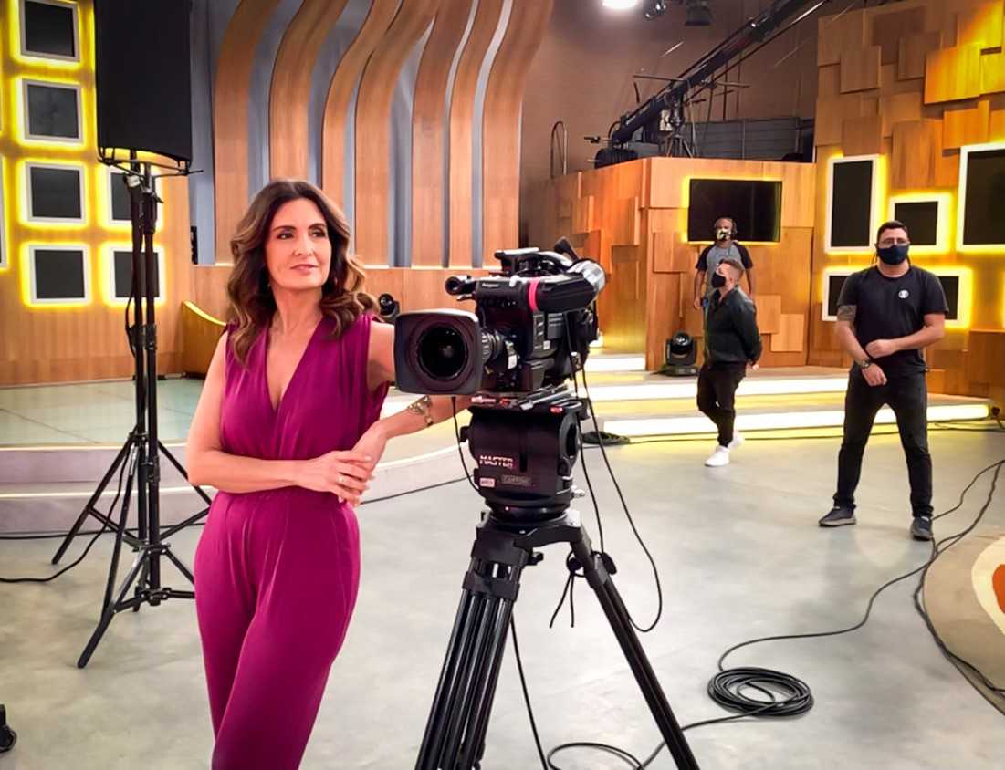 Fátima Bernardes nos bastidores do encontro