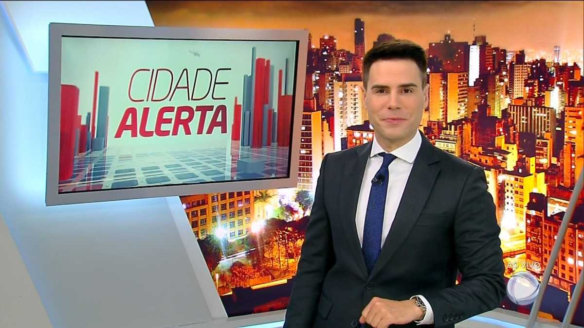 Luiz Bacci apresentando o Cidade Alerta