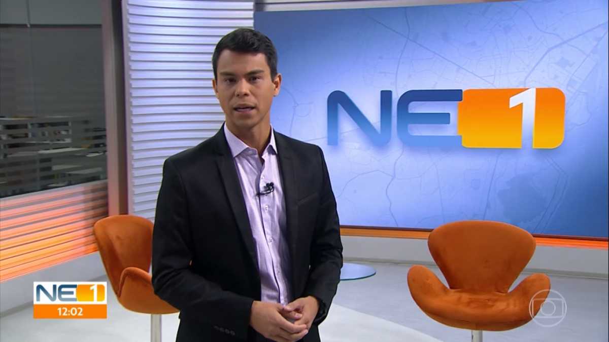 Bruno Grubertt apresentando o Ne1 na Globo em Pernambuco