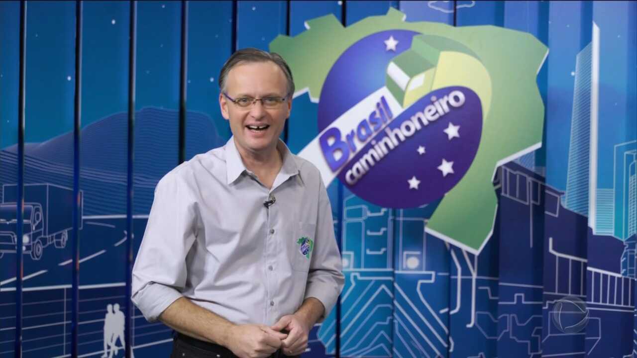 Fernando Richeti na apresentação de estreia do Brasil Caminhoneiro na Record TV