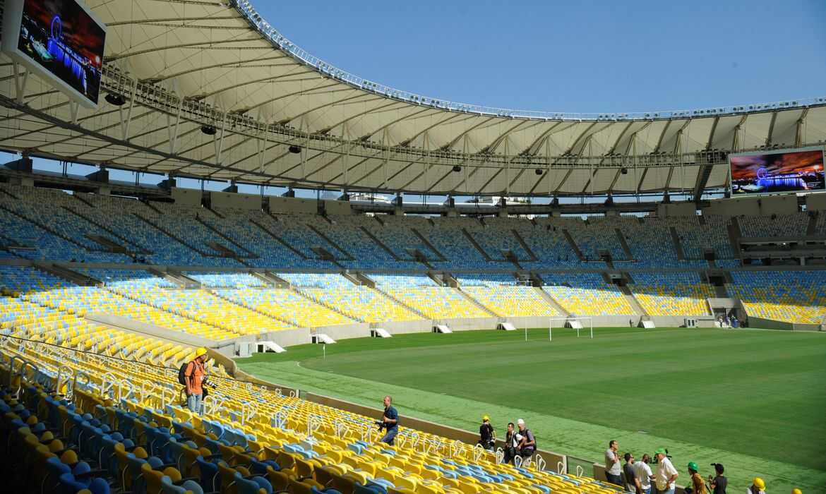 Foto do estádio do Maracanã vazio