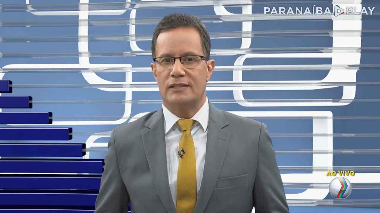 Alexandre Leal apresentando o Jornal Paranaíba