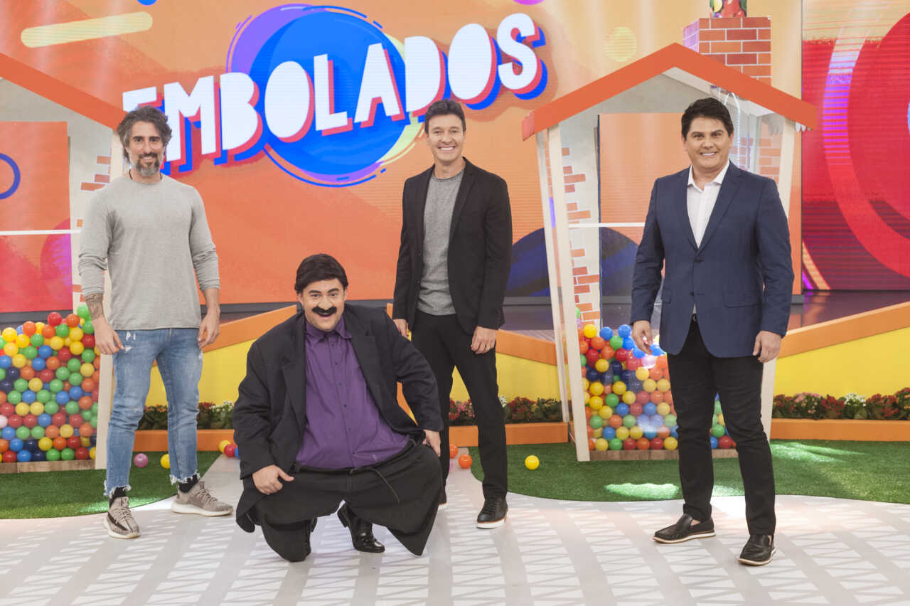 Marcos Mion, Gui Santana, Rodrigo Faro e Cesar Filho nos bastidores do Hora do Faro