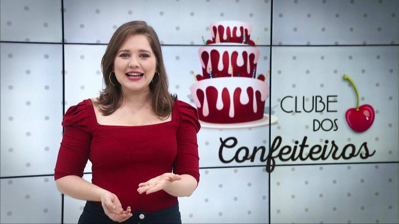 Priscila Assis, apresentando a chamada do Clube dos Confeiteiros na TV Clube, afiliada da Record TV em Recife