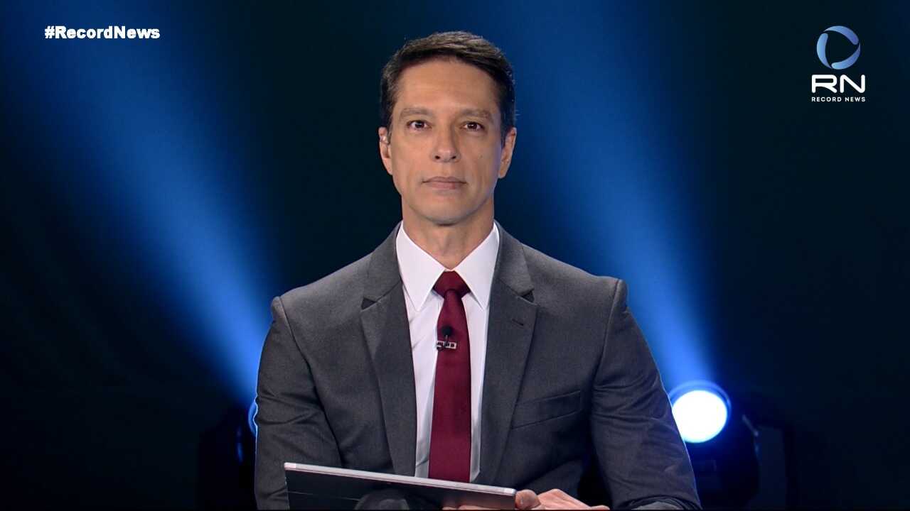 Apresentador Sergio Aguiar no Especial Líbano da Record News