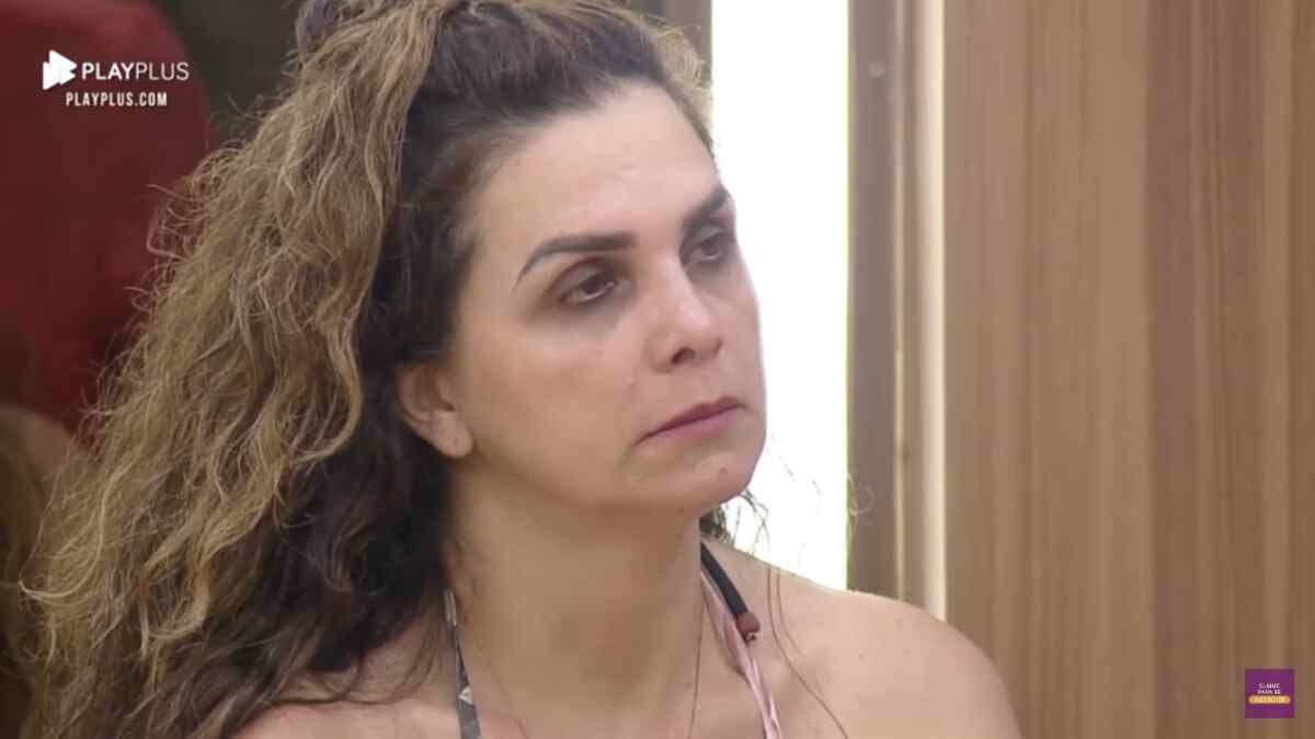 Luiza Ambiel chora ao temer saída de peão em "A Fazenda 12"