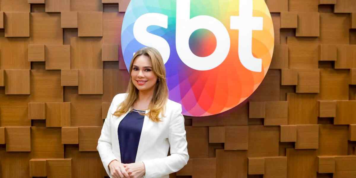 Rachel Sheherazade ao renovar contrato com o SBT em 2018