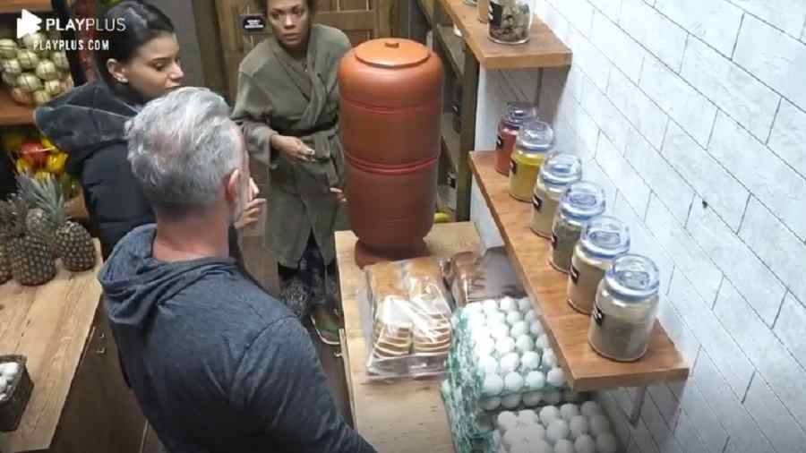 dispensa-de-a-fazenda-12-foi-abastecida-e-alegrou-os-peoes