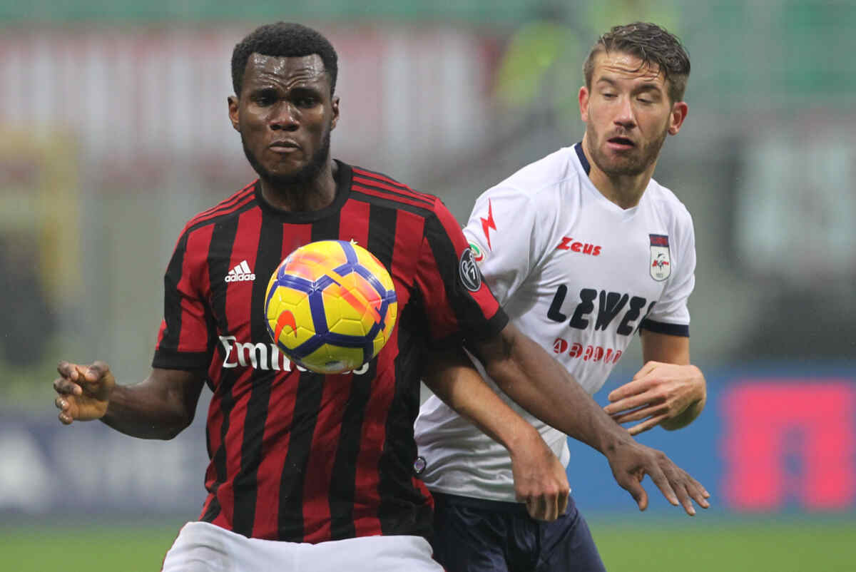 Jogadores do Milan em campo pelo Campeonato Italiano