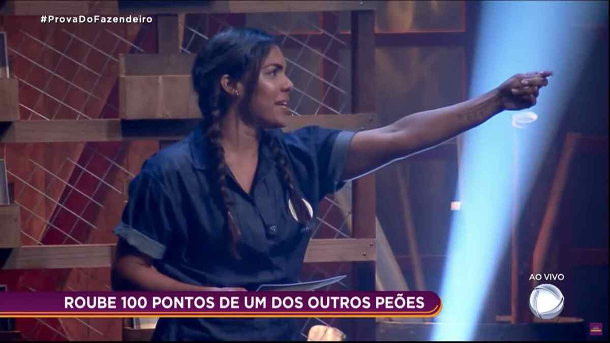 GC na tela mostra a carta tirada por Tays Reis na Prova do Fazendeiro de ontem