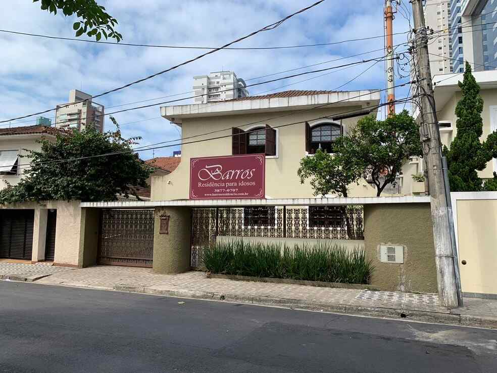 Fachada da casa de Repouso Barros Residência para idosos, onde Vanusa morava há dois anos