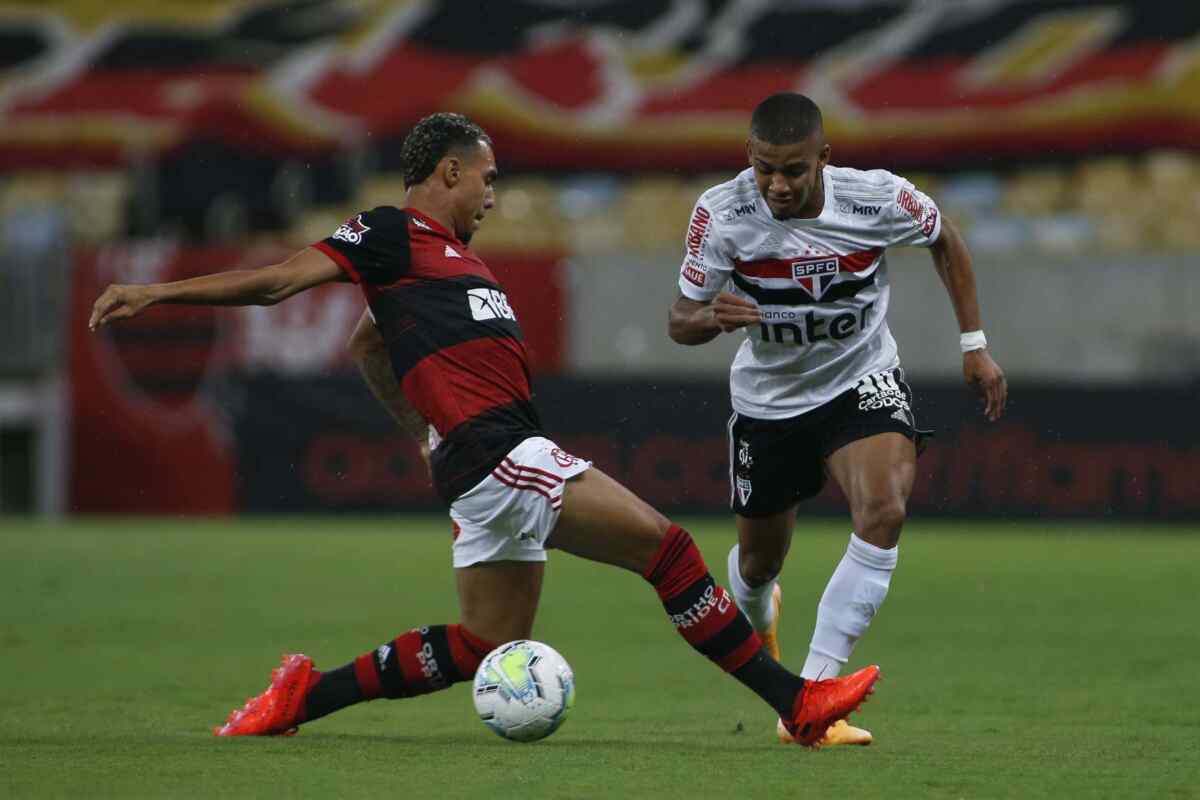 Duelo entre São Paulo e Flamengo na parte de ida